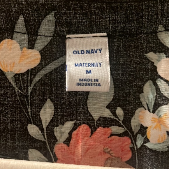 Old Navy maternity top - Picture 5 of 6